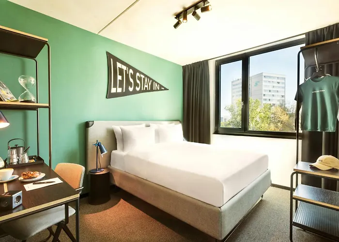 The Social Hub Berlin Alexanderplatz Hotel